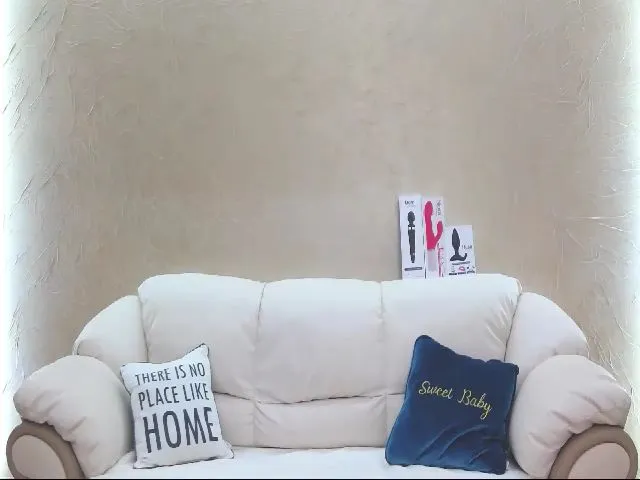 Live sex webcam photo for JulieDalton #255857389