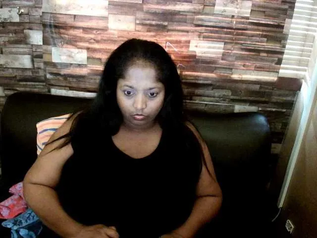Live sex webcam photo for Indiantasha #287985959