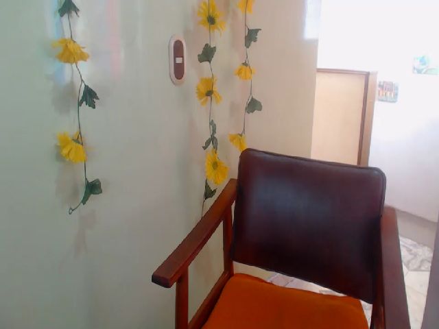 Live sex webcam photo for SHAYRA_ #253426042