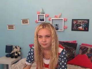 Live sex webcam photo for AnnaHappy18 #240510982
