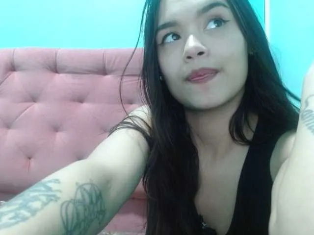 Live sex webcam photo for emmyythx #251954914