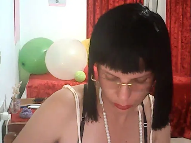 Live sex webcam photo for araartist #257727547