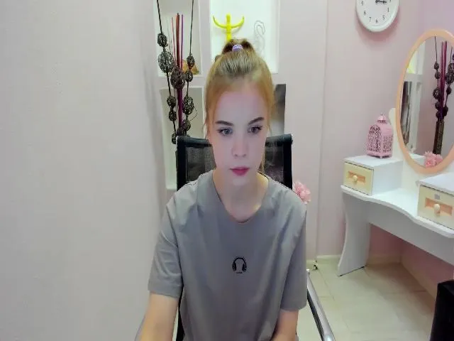 Live sex webcam photo for VeronicaRangy #264600834