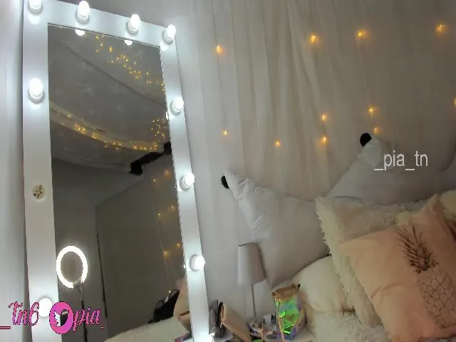 Live sex webcam photo for Pia_tn #253887297