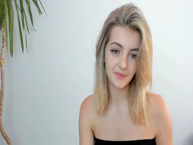 Live sex webcam photo for HelelGretta #259113011