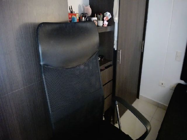 Live sex webcam photo for Valen_giraldo #257874843