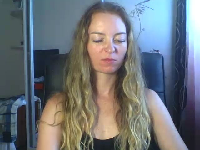 Live sex webcam photo for Milana_Candy #255297254