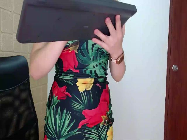 Live sex webcam photo for Arianatylerr #254533048