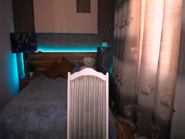 Live sex webcam photo for Ella_Hudson #256294767