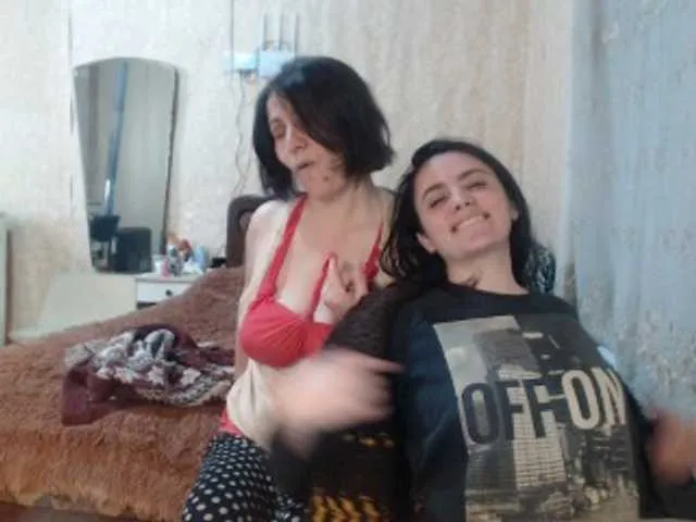 Live sex webcam photo for Katernia48 #241317306