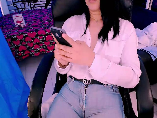 Live sex webcam photo for Sashabreck #287859844