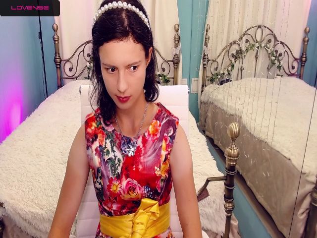 Live sex webcam photo for DanaQueen1 #255601221