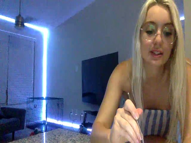 Live sex webcam photo for Sammy_gray #253375746