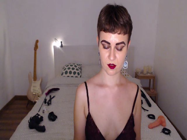 Live sex webcam photo for EmpressRule #255189057