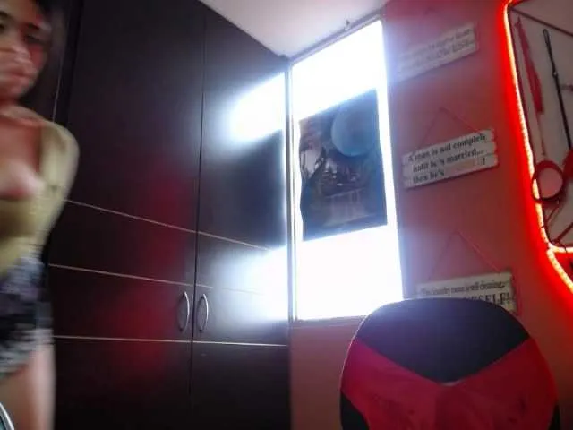 Live sex webcam photo for melanyissabel #241226672