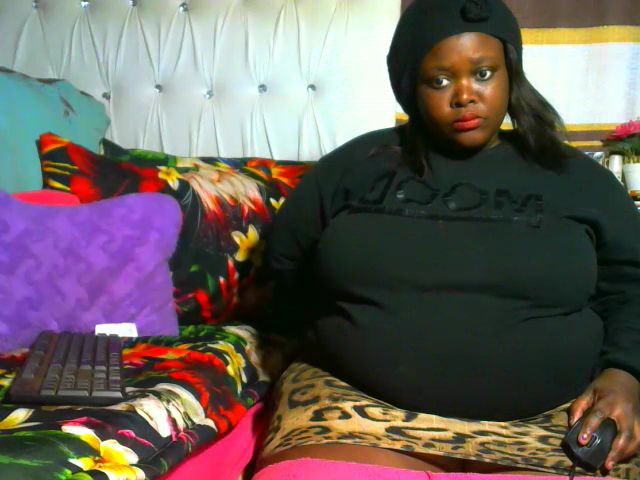 Live sex webcam photo for Queenbbw694u #253310245