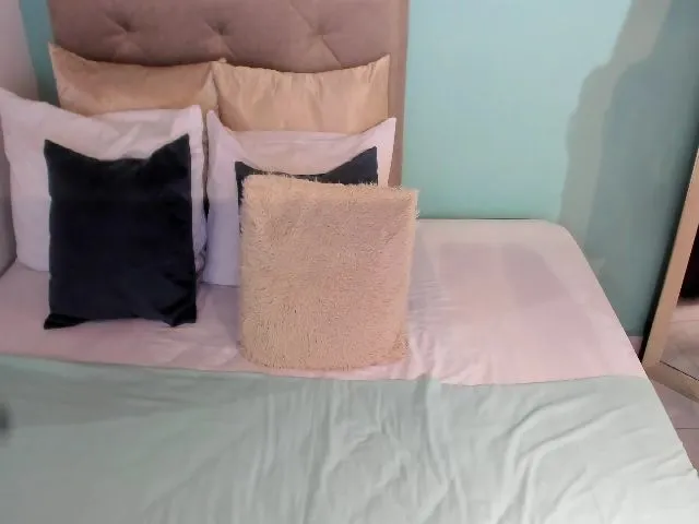 Live sex webcam photo for circenmilen #255463708