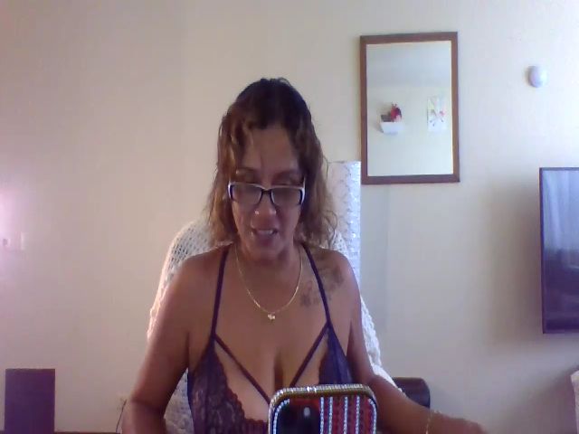 Live sex webcam photo for Havanaohlala #260650779