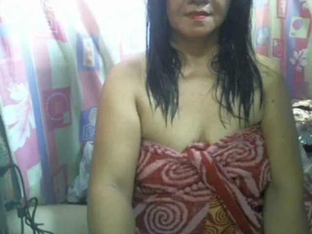 Live sex webcam photo for sexxyicee69 #252417583