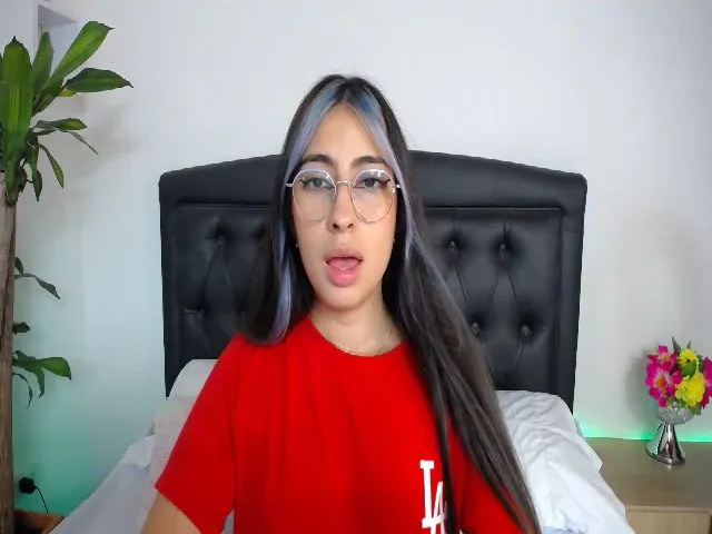 Live sex webcam photo for Mairerf #262188895