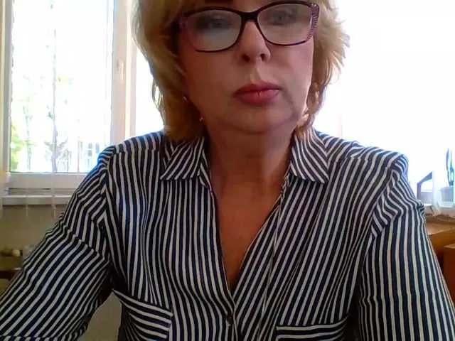 Live sex webcam photo for Luiziana111 #241770692