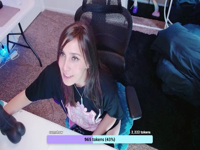 Live sex webcam photo for moonlitfox #263843907