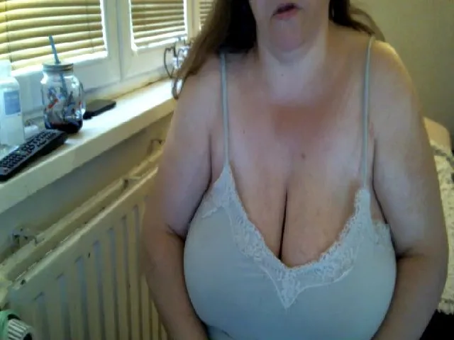 Live sex webcam photo for Bigmegi #255238196