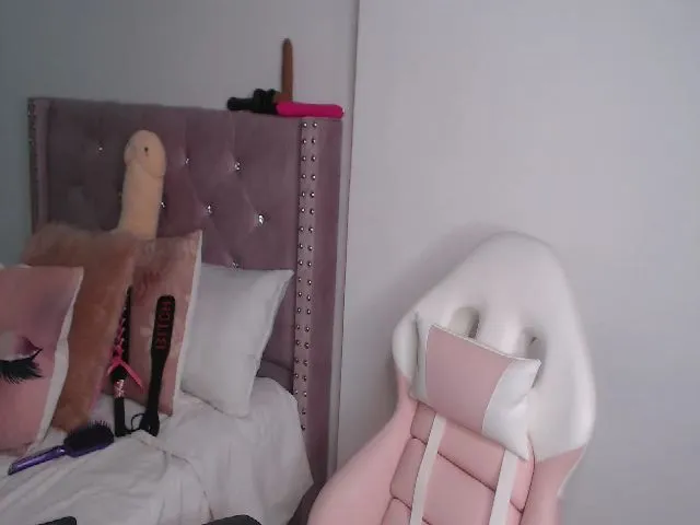 Live sex webcam photo for JadeMackenzie #254924460