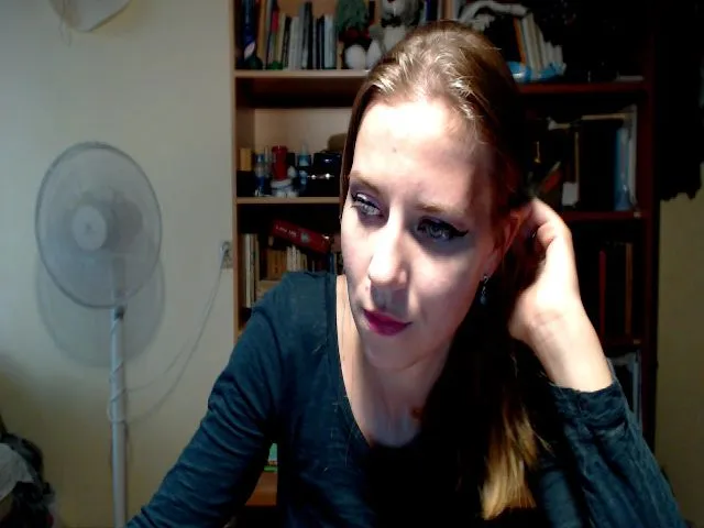 Live sex webcam photo for WinterGoddess #255212669