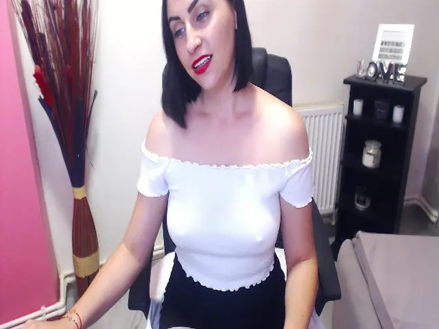 Live sex webcam photo for ElenaSworld #253017418