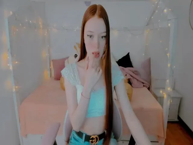 Live sex webcam photo for Emily_sofia1 #264203573