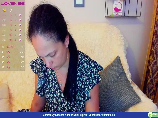 Live sex webcam photo for MilfVenus #253609647