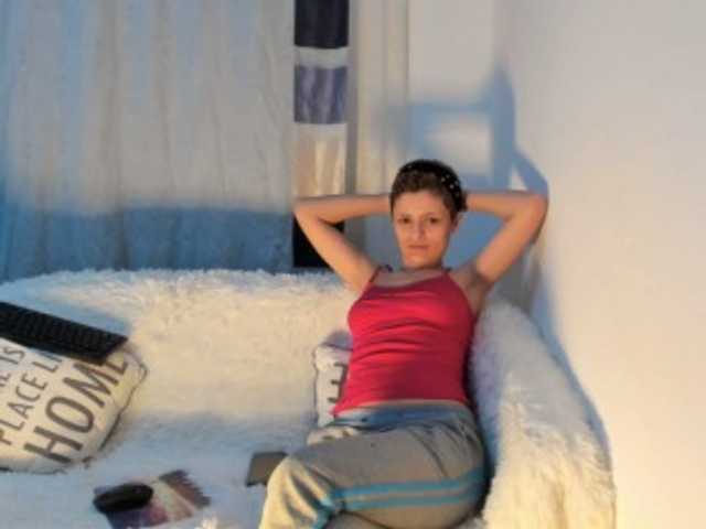 Live sex webcam photo for EllaRose29 #241061255