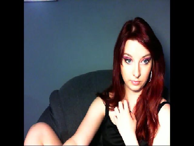 Live sex webcam photo for VirginLuna18 #258747606