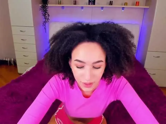 Live sex webcam photo for RaffaelaC #241093040