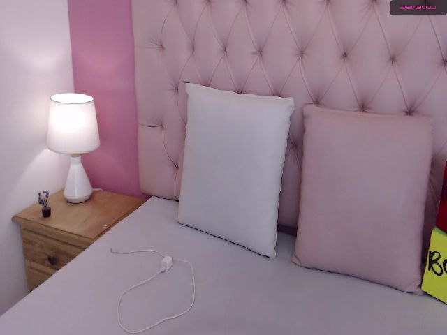 Live sex webcam photo for Keyra_R #262675777