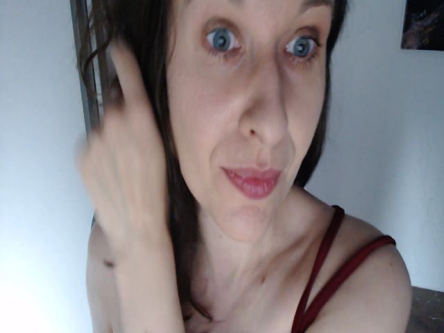 Live sex webcam photo for Nikkita23 #252631800