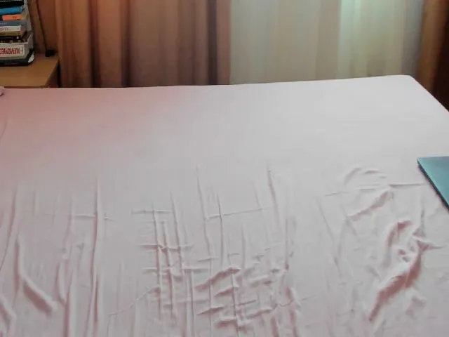 Live sex webcam photo for Nicolle2 #254806358