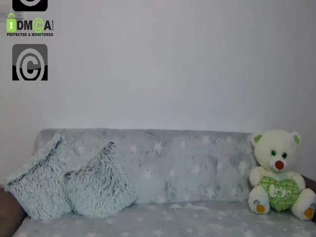 Live sex webcam photo for Sara_Daisy #253338234