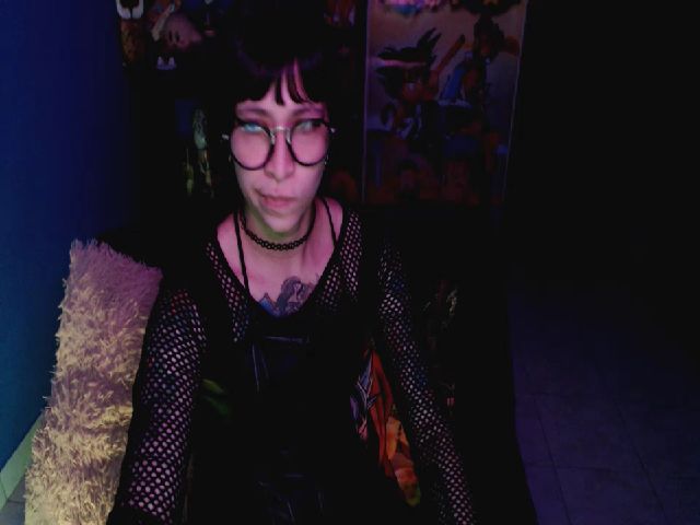 Live sex webcam photo for umaru_michae #254041852