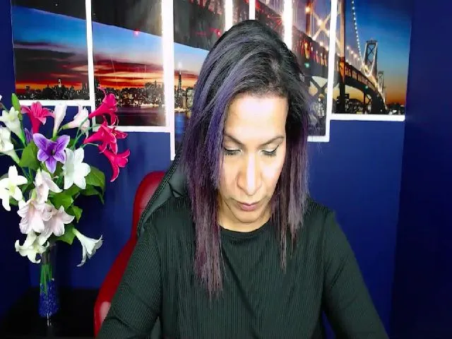 Live sex webcam photo for Infernalsexx #256099063