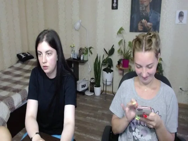 Live sex webcam photo for Emi_lywild #256291932