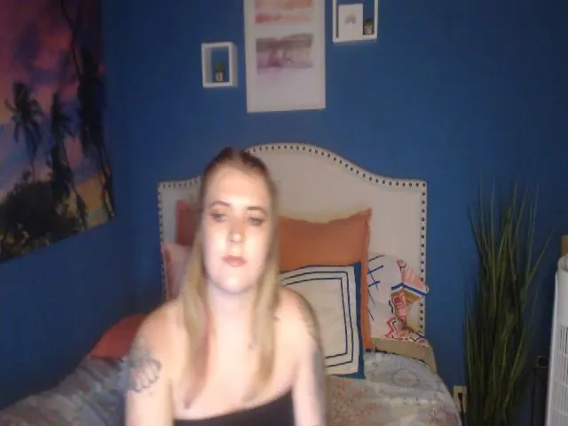 Live sex webcam photo for SnowWhiteXxxx #252924778