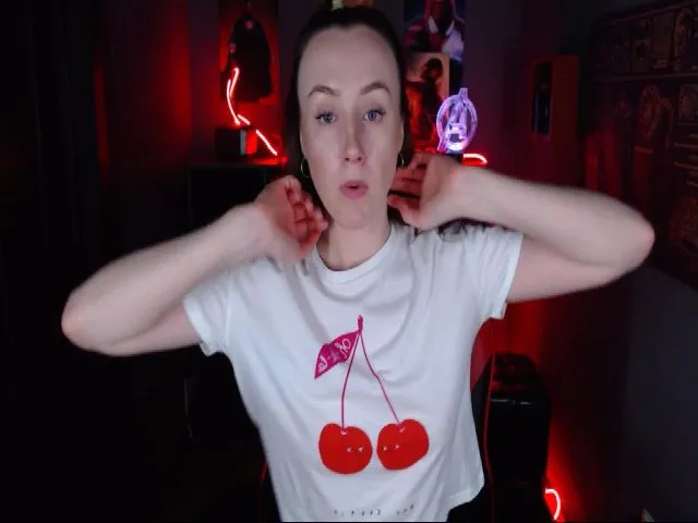 Live sex webcam photo for KateGreen #253321421