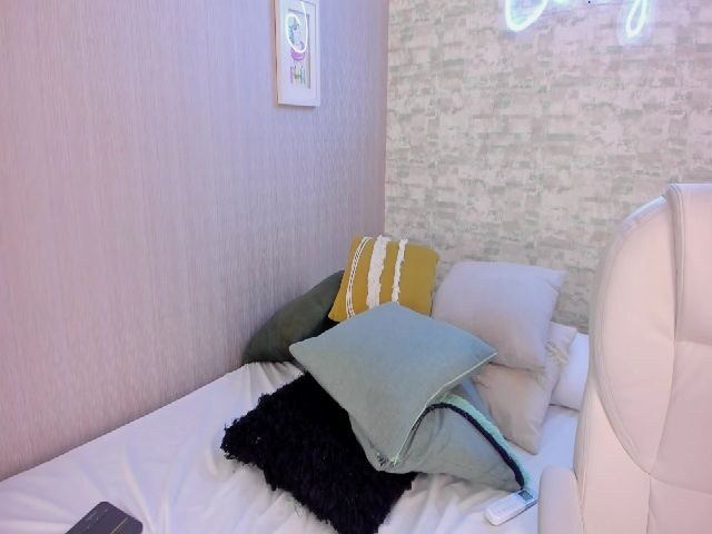 Live sex webcam photo for Alison_torres #252566478