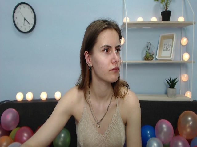 Live sex webcam photo for MollyTravis #252647197