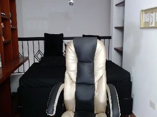 Live sex webcam photo for Yeli_Amber #251740006