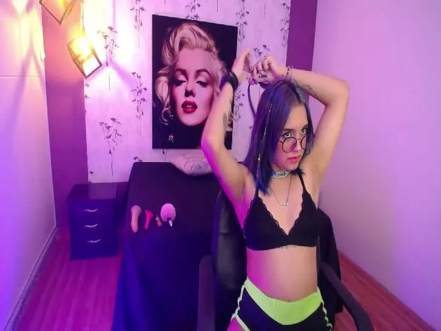Live sex webcam photo for Spaaarkie #255660809