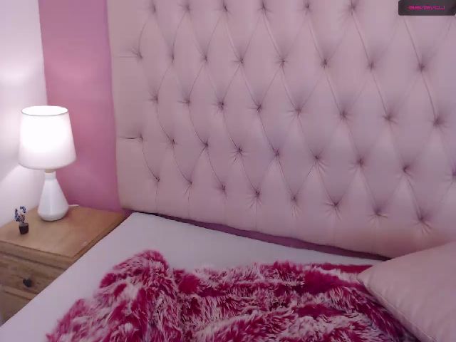 Live sex webcam photo for Keyra_R #260728507