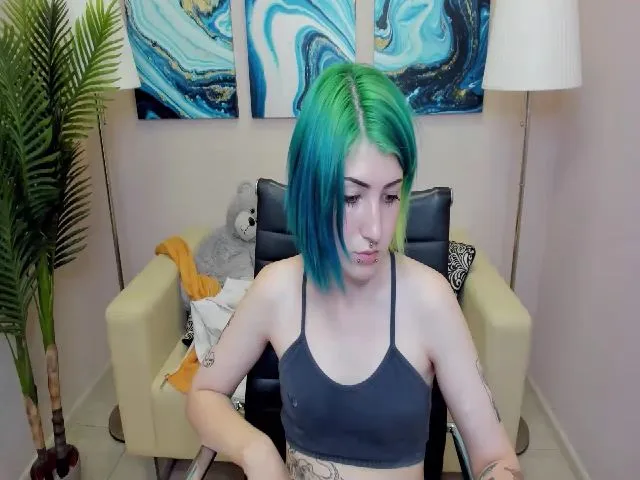 Live sex webcam photo for EllieSmile #257178931